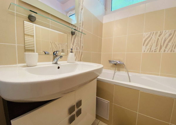 REZERVOVANÉ Zariadený 2-izbový byt s loggiou