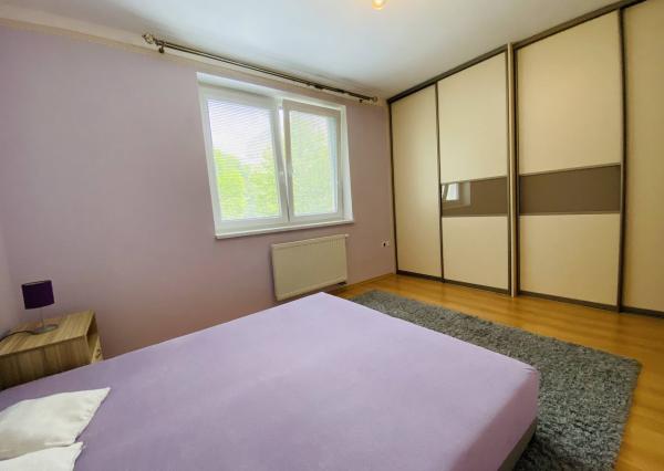 REZERVOVANÉ Zariadený 2-izbový byt s loggiou