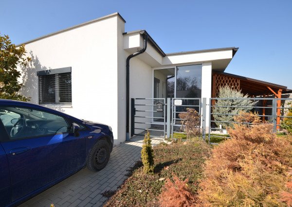 Zariadený rodinný dom v tichej lokalite Kostolnej pri Dunaji – komfort bez kompromisov