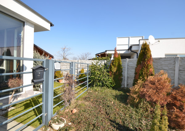 Zariadený rodinný dom v tichej lokalite Kostolnej pri Dunaji – komfort bez kompromisov