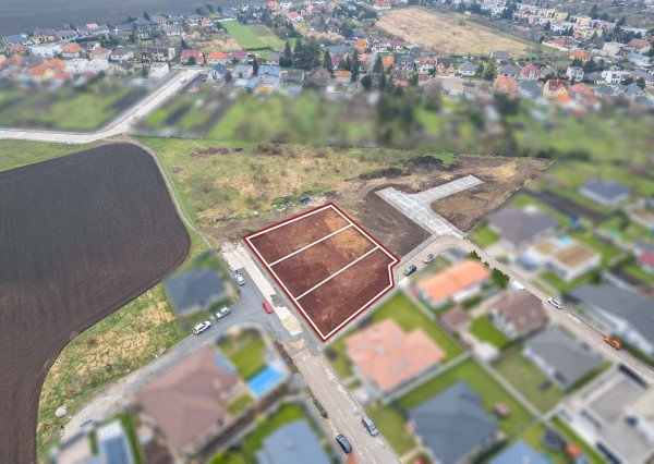 Nízkoenergetický 4-izbový rodinný dom s terasou, parkovaním a oplotením