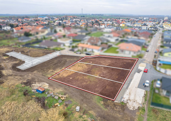Nízkoenergetický 4-izbový rodinný dom s terasou, parkovaním a oplotením