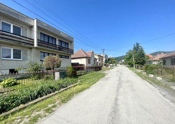 Veľký 5-izbový rodinný dom pod Malými Karpatami