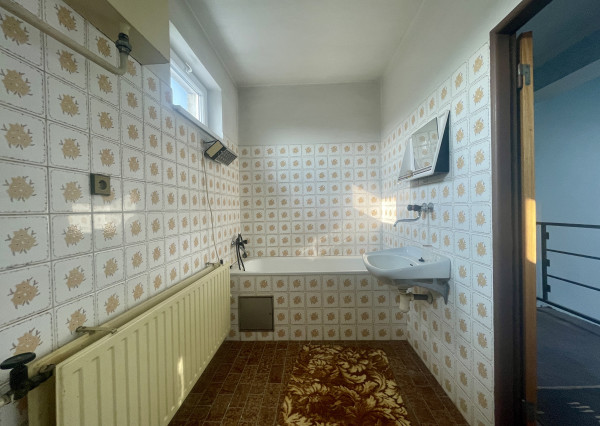 Veľký 5-izbový rodinný dom pod Malými Karpatami