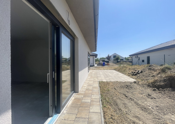 Skolaudovaný rodinný dom 4+1 s modernými technológiami, pozemok 617 m²