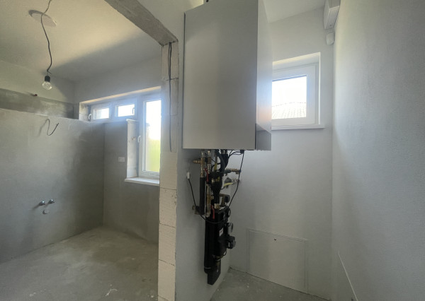 Skolaudovaný rodinný dom 4+1 s modernými technológiami, pozemok 617 m²