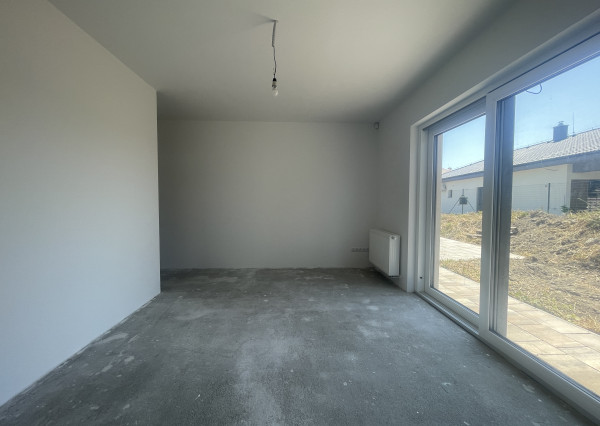 Skolaudovaný rodinný dom 4+1 s modernými technológiami, pozemok 617 m²