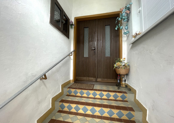 Dvojpodlažný rodinný dom na krásnom veľkom pozemku