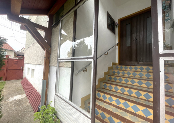 Dvojpodlažný rodinný dom na krásnom veľkom pozemku