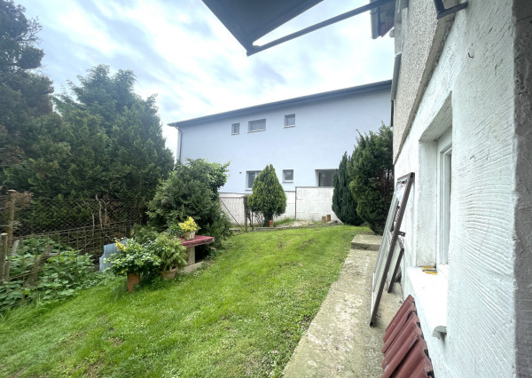 Dvojpodlažný rodinný dom na krásnom veľkom pozemku