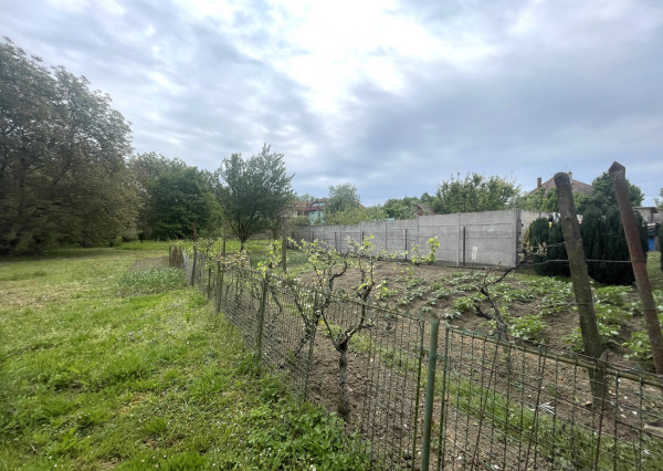 Dvojpodlažný rodinný dom na krásnom veľkom pozemku