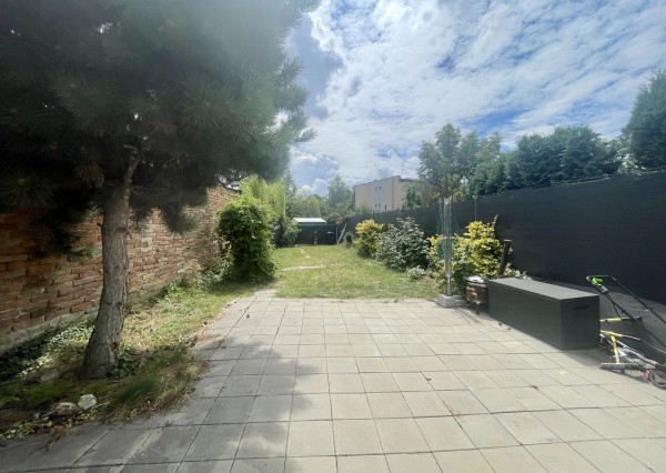 Zrekonštruovaný rodinný dom v centre obce k okamžitému nasťahovaniu