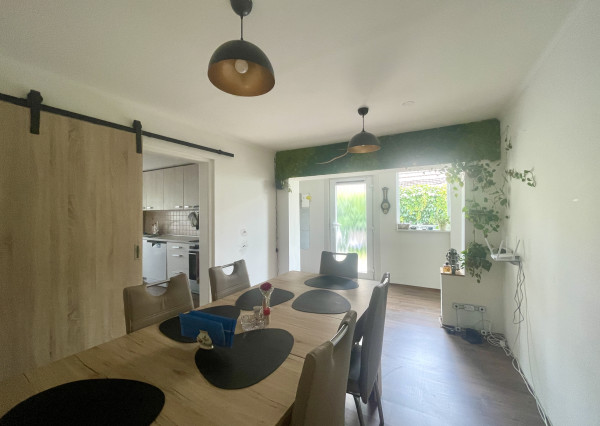 Zrekonštruovaný rodinný dom v centre obce k okamžitému nasťahovaniu