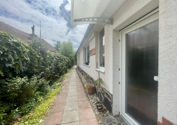 Zrekonštruovaný rodinný dom v centre obce k okamžitému nasťahovaniu