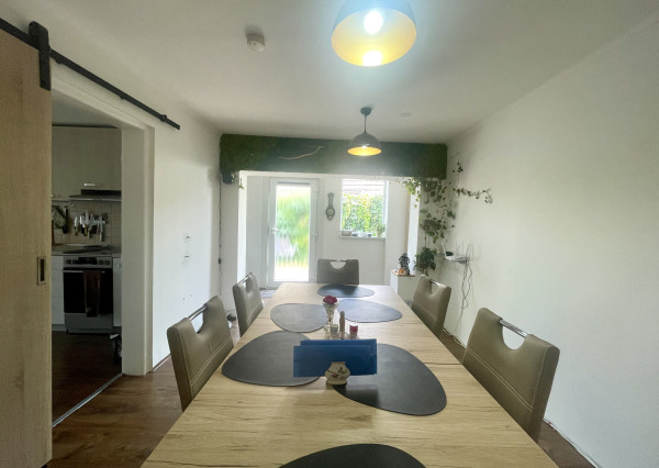 Zrekonštruovaný rodinný dom v centre obce k okamžitému nasťahovaniu