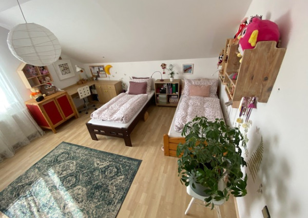 Veľký RD 5 min. od Senca, altánok, bazén, prístrešok na auto