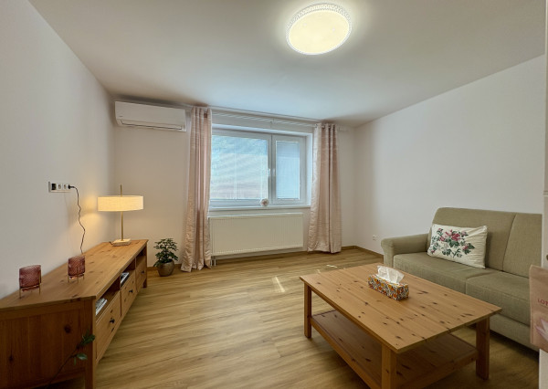 Buď prvý - zrekonštruovaný, zariadený 2i byt v RD so záhradou