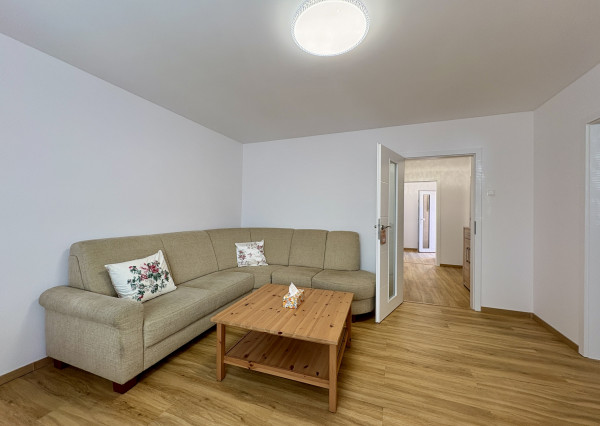 Buď prvý - zrekonštruovaný, zariadený 2i byt v RD so záhradou