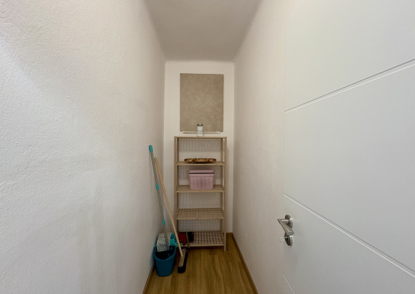 Buď prvý - zrekonštruovaný, zariadený 2i byt v RD so záhradou