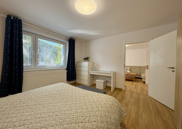 Buď prvý - zrekonštruovaný, zariadený 2i byt v RD so záhradou