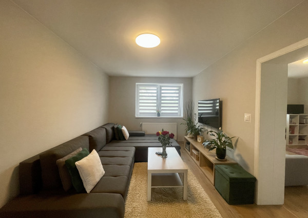 Štýlový, zrekonštruovaný a zariadený rodinný dom len 10 min od Trnavy