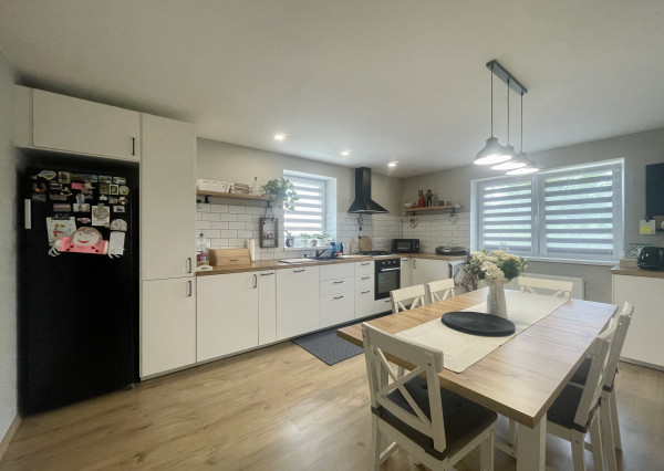 Štýlový, zrekonštruovaný a zariadený rodinný dom len 10 min od Trnavy