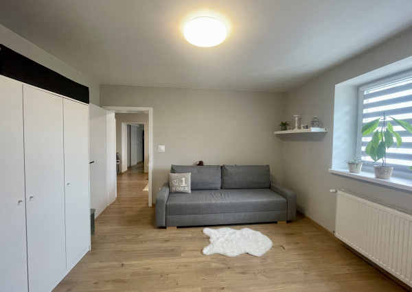 Štýlový, zrekonštruovaný a zariadený rodinný dom len 10 min od Trnavy