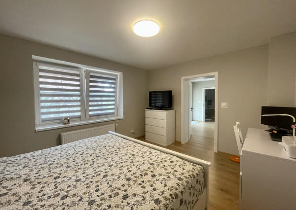 Štýlový, zrekonštruovaný a zariadený rodinný dom len 10 min od Trnavy