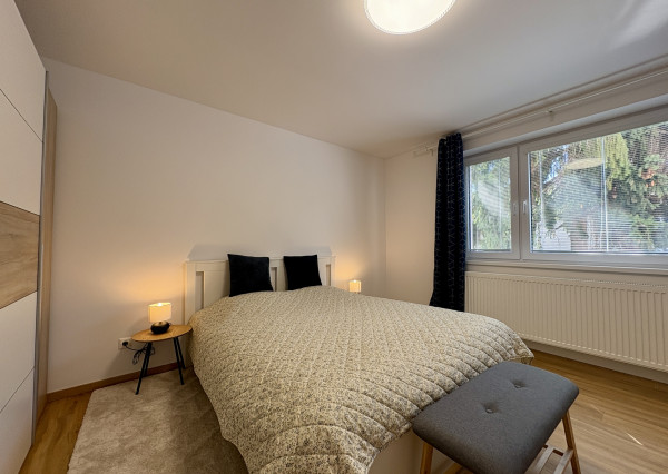 Buď prvý - zrekonštruovaný, zariadený 2i byt v RD so záhradou