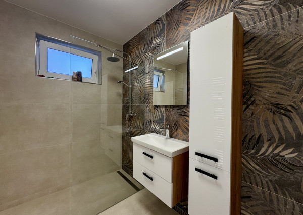 Buď prvý - zrekonštruovaný, zariadený 2i byt v RD so záhradou