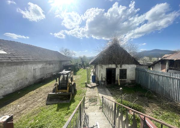 Veľký 5i RD pod Malými Karpatami, pivnica, pozemok 2013 m2