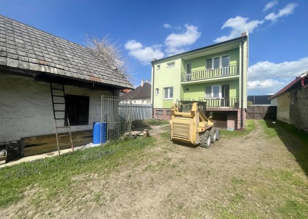 Veľký 5i RD pod Malými Karpatami, pivnica, pozemok 2013 m2