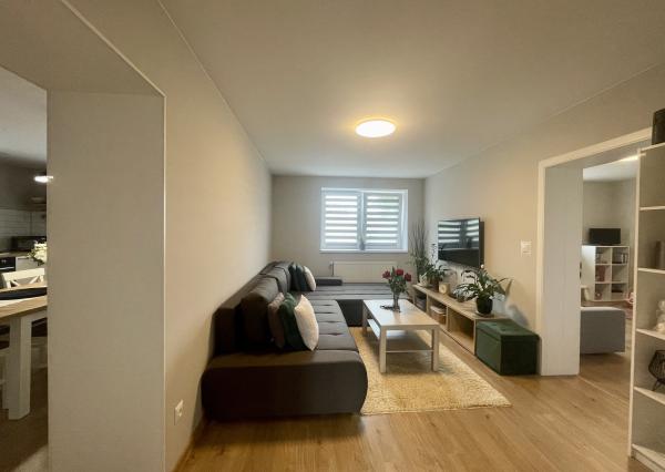 REZERVOVANÉ - Štýlový, zrekonštruovaný, zariadený RD, pripravený na okamžité nasťahovanie