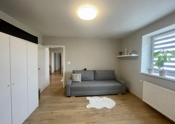 REZERVOVANÉ - Štýlový, zrekonštruovaný, zariadený RD, pripravený na okamžité nasťahovanie