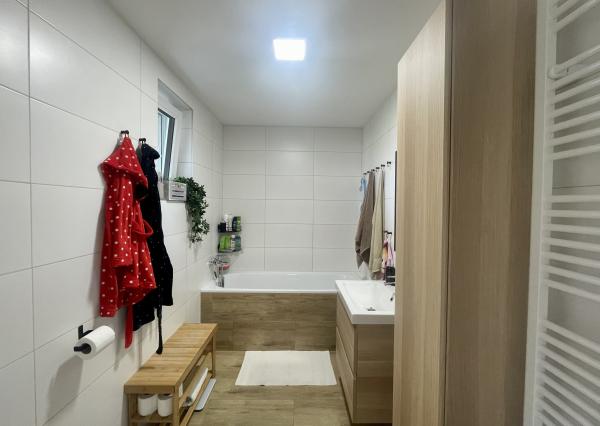 REZERVOVANÉ - Štýlový, zrekonštruovaný, zariadený RD, pripravený na okamžité nasťahovanie