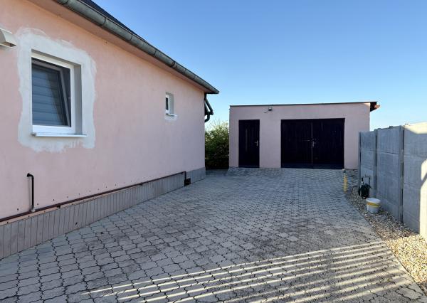 REZERVOVANÉ - Štýlový, zrekonštruovaný, zariadený RD, pripravený na okamžité nasťahovanie