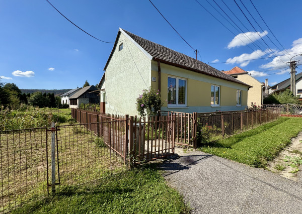 Priestranný rodinný dom v pôvodnom stave - Dobrá Voda