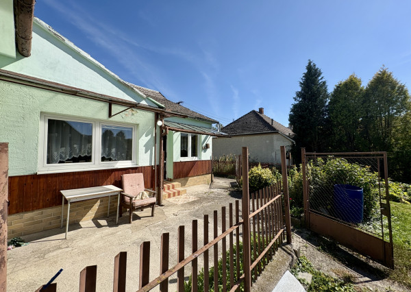 Priestranný rodinný dom v pôvodnom stave - Dobrá Voda