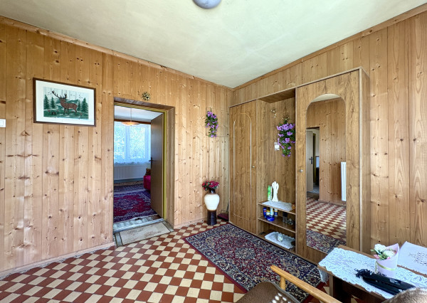 Priestranný rodinný dom v pôvodnom stave - Dobrá Voda