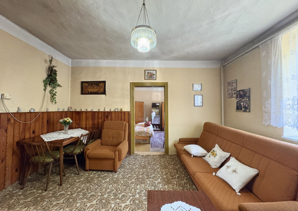 Priestranný rodinný dom v pôvodnom stave - Dobrá Voda