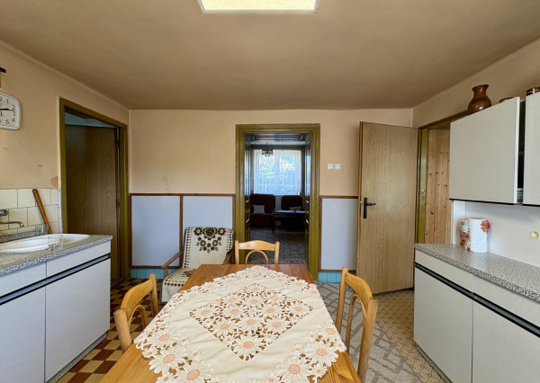 Priestranný rodinný dom v pôvodnom stave - Dobrá Voda