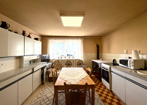 Priestranný rodinný dom v pôvodnom stave - Dobrá Voda