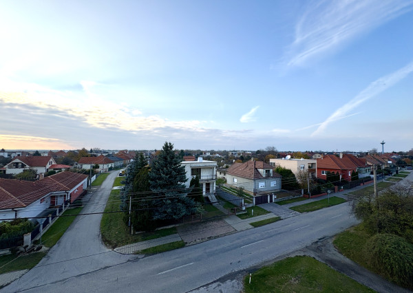 Veľký 3izbový byt s loggiou a pivnicou len 10 min. od Trnavy