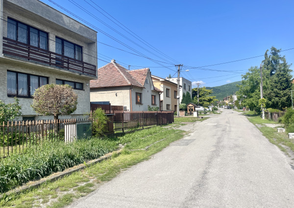 Veľký 5-izbový rodinný dom pod Malými Karpatami