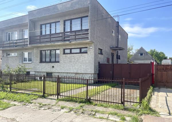 Veľký 5-izbový rodinný dom pod Malými Karpatami