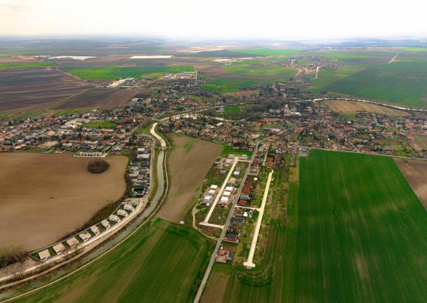 Stavebný pozemok s projektom a stavebným povolením