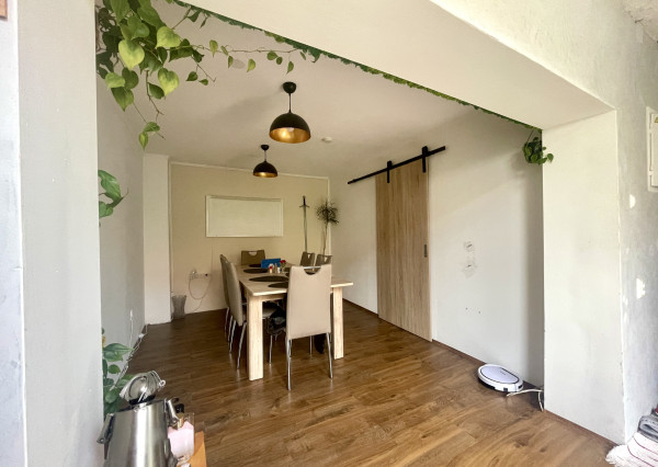 Zrekonštruovaný RD v centre obce k okamžitému nasťahovaniu