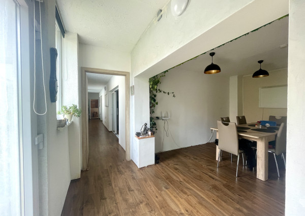 Zrekonštruovaný RD v centre obce k okamžitému nasťahovaniu