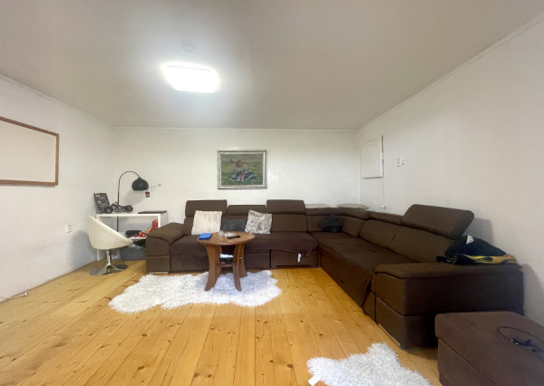 Zrekonštruovaný RD v centre obce k okamžitému nasťahovaniu