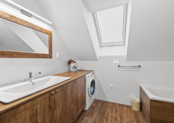 Krásny podpivničený 5-izbový rodinný dom pod lesom